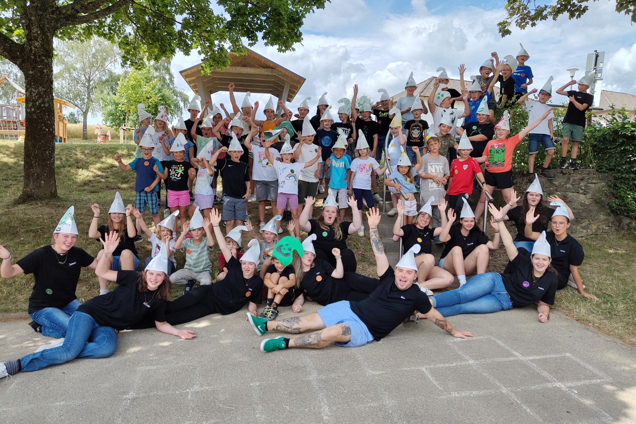 Gruppenfoto Dorfkinder