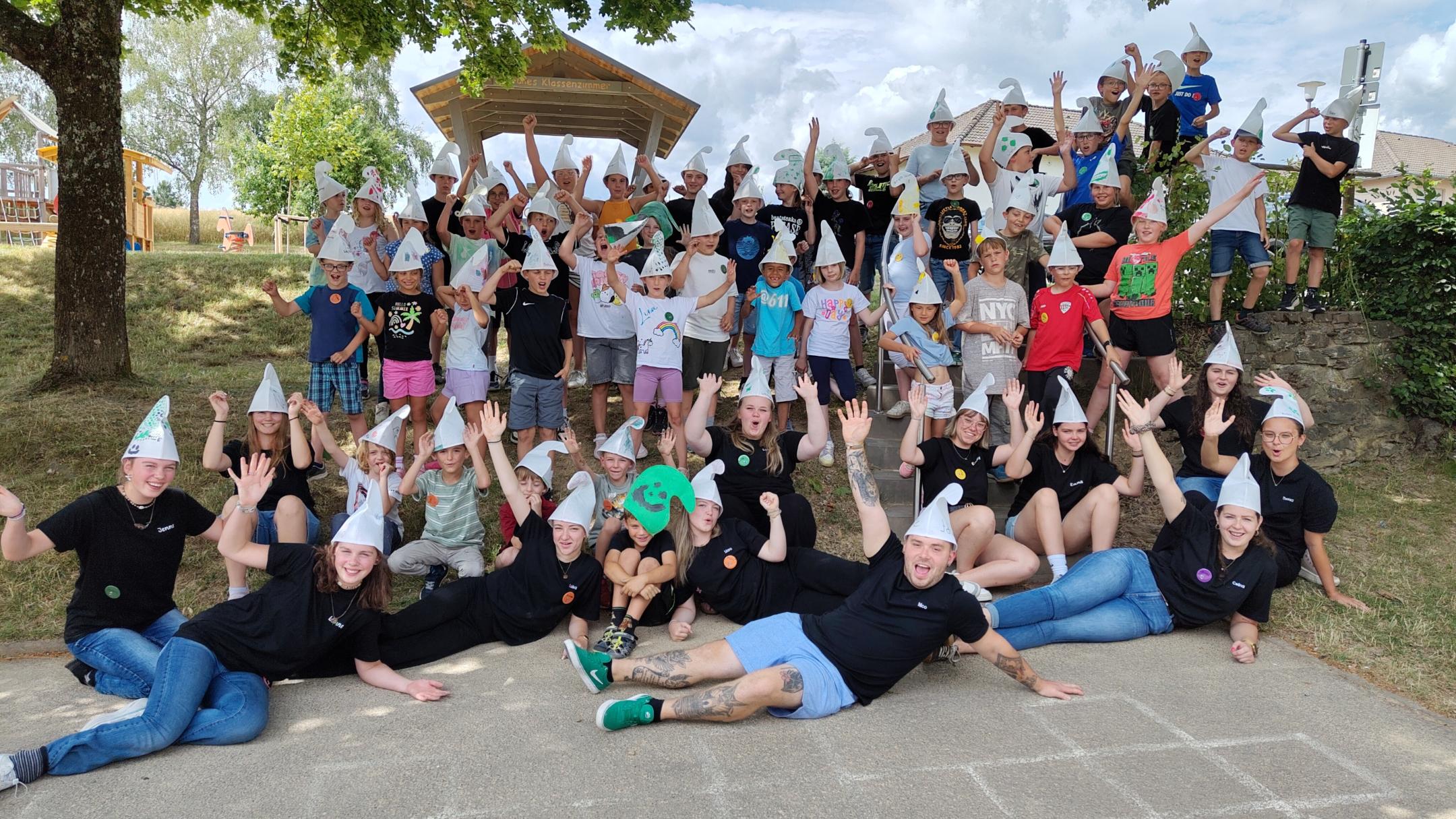 Gruppenfoto Dorfkinder