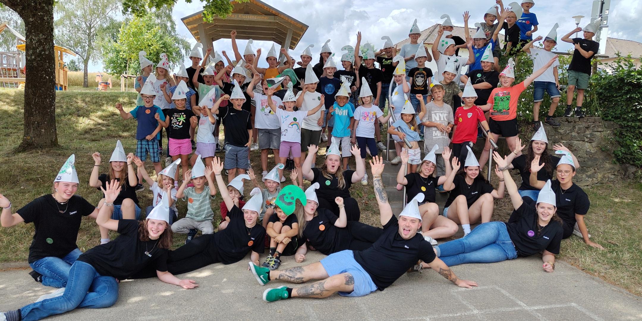 Gruppenfoto Dorfkinder