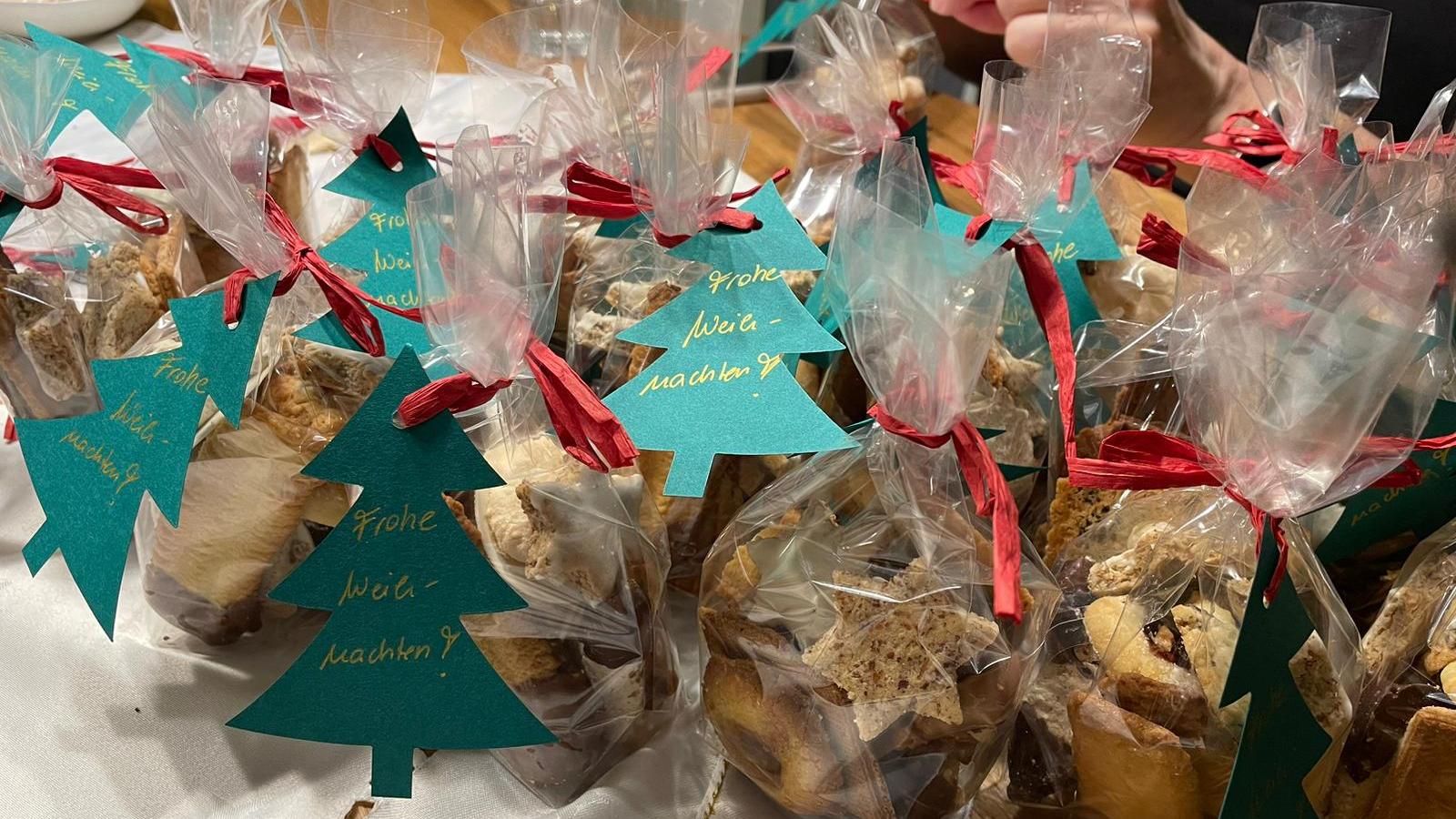 Für die Heilig-Abend-Aktion wurden viele Plätzchen gebacken und verpackt